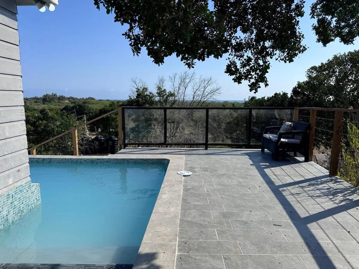 Lush Coastline Villa With Swim Out Pool Treasure Beach Jamajka